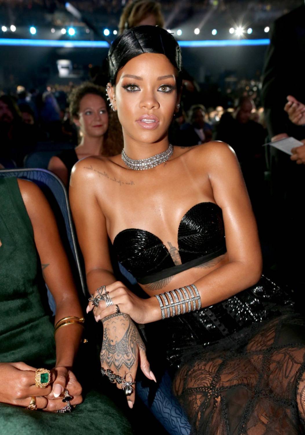 Rihanna-313.jpg