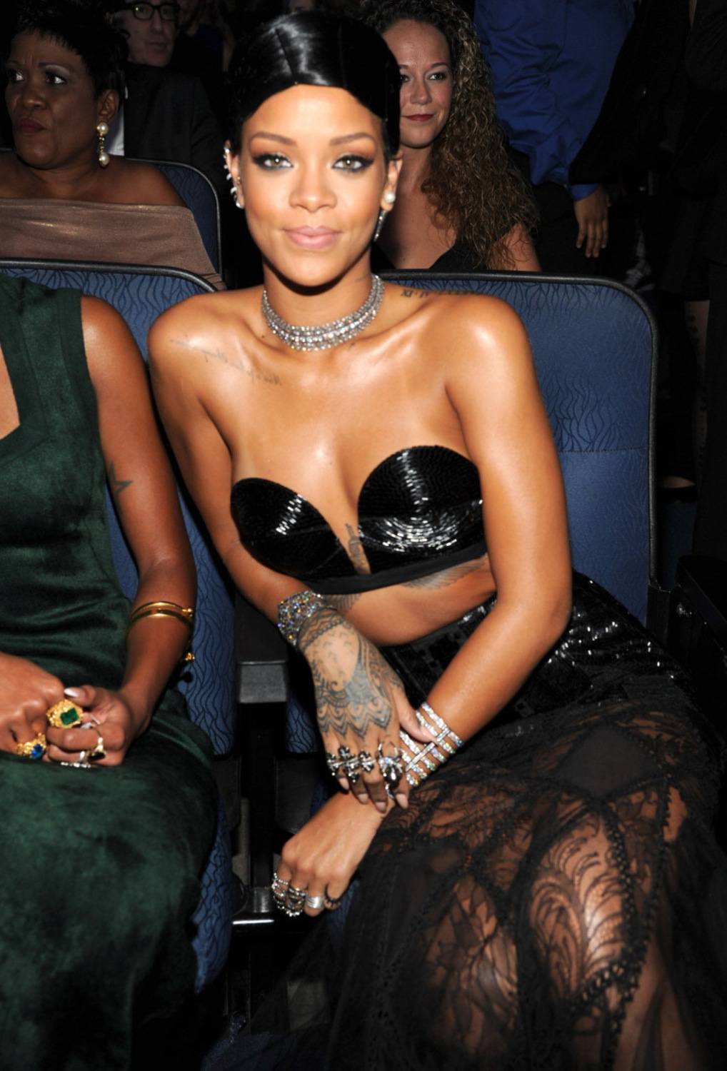 Rihanna-212.jpg